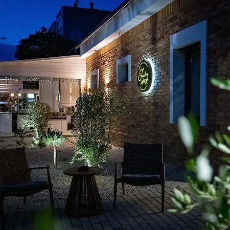 Turul Boutique Rooms & Apartment Szarvas Exterior photo